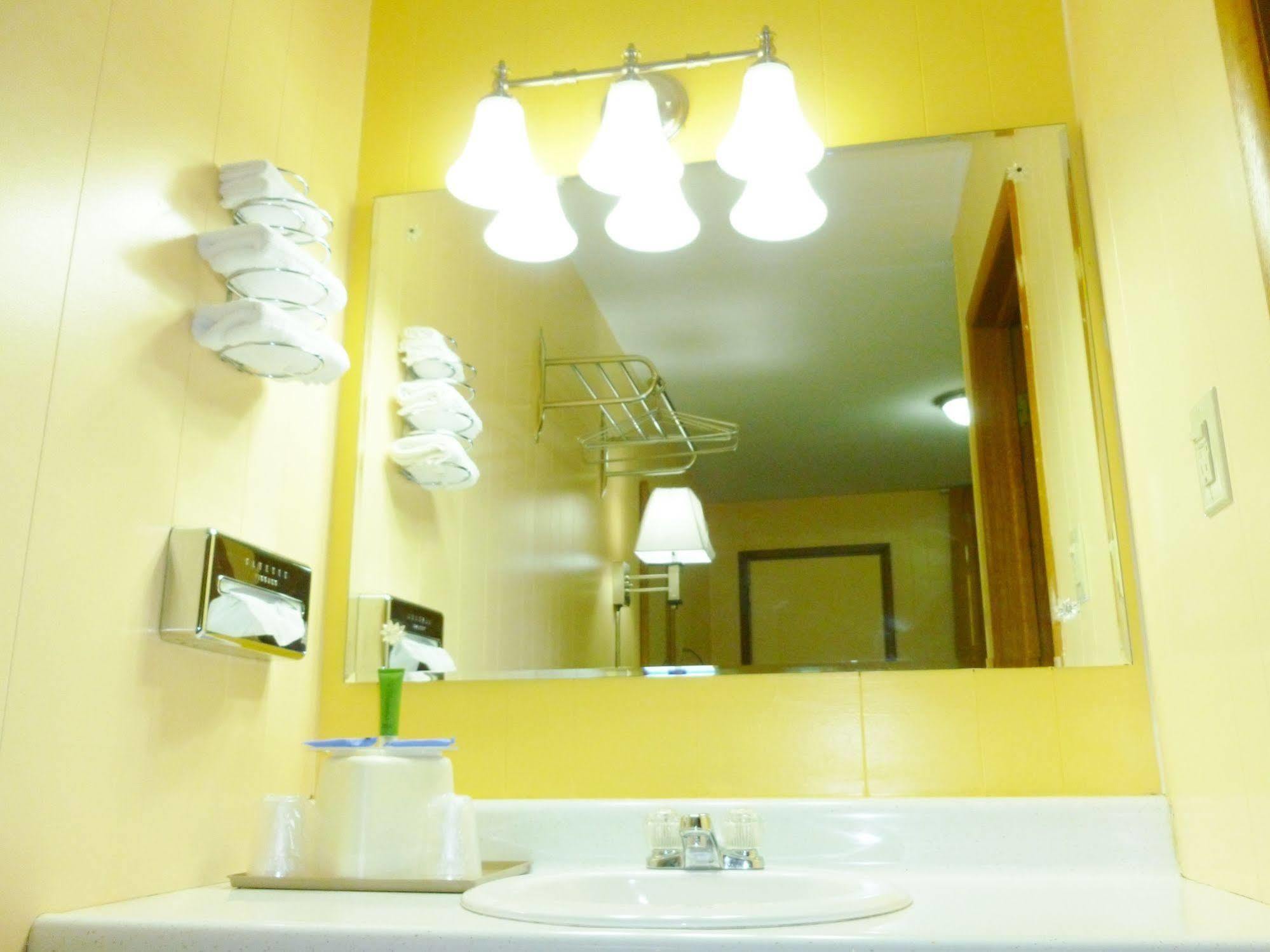 Royal Rest Motel Chariton エクステリア 写真